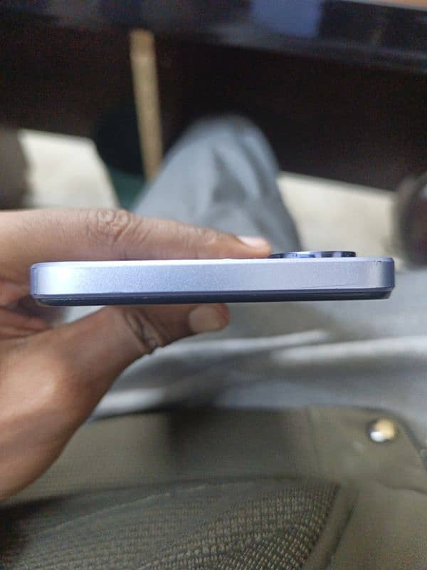 Infinix hot 30 play 4+4 /64 4