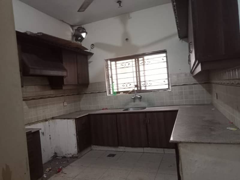 1 Kanal Lower Portion with Basement Available for Rent in X Block Phase 3 DHA Lahore 5