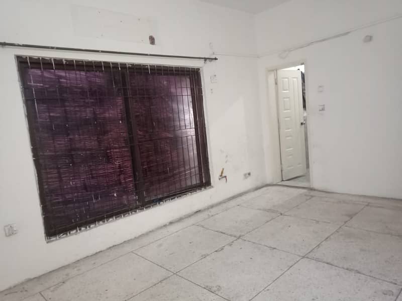 1 Kanal Lower Portion with Basement Available for Rent in X Block Phase 3 DHA Lahore 10