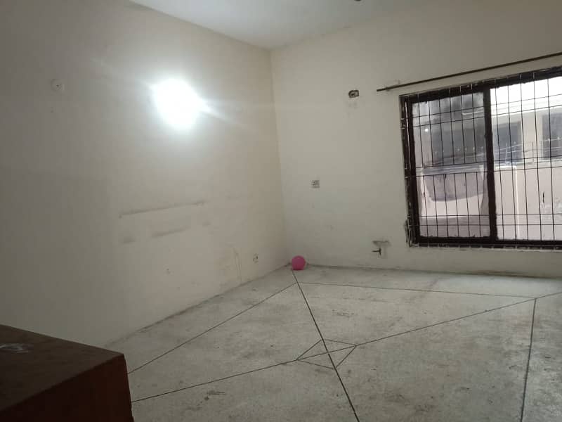 1 Kanal Lower Portion with Basement Available for Rent in X Block Phase 3 DHA Lahore 11