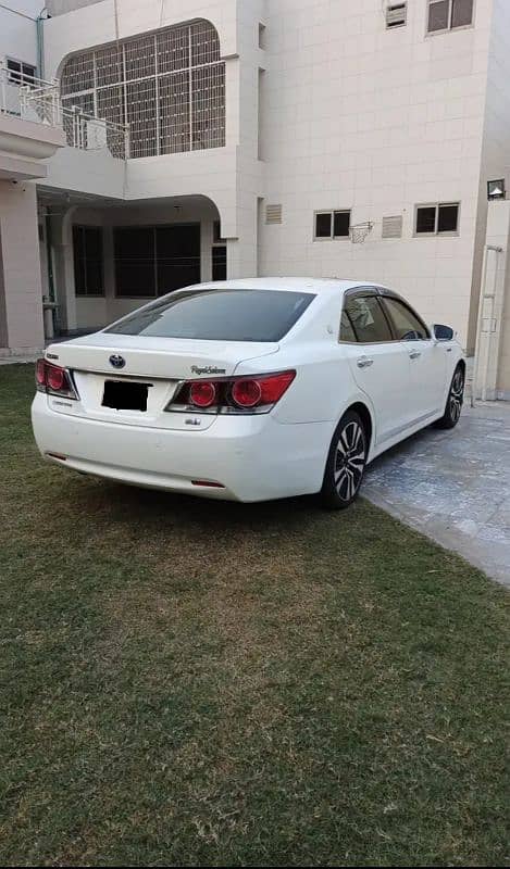 Toyota Crown Hybrid 2013/17 Royal saloon 2