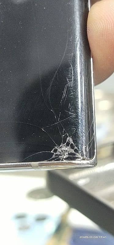 Samsung Note 20 Ultra non pta front glass crack 6