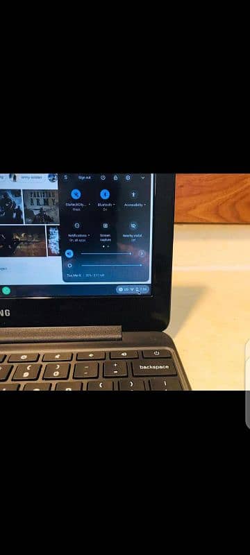 Samsung chrome book 4 in new condition. GAMES ALL SPORTED WHATSAPP BHI 7