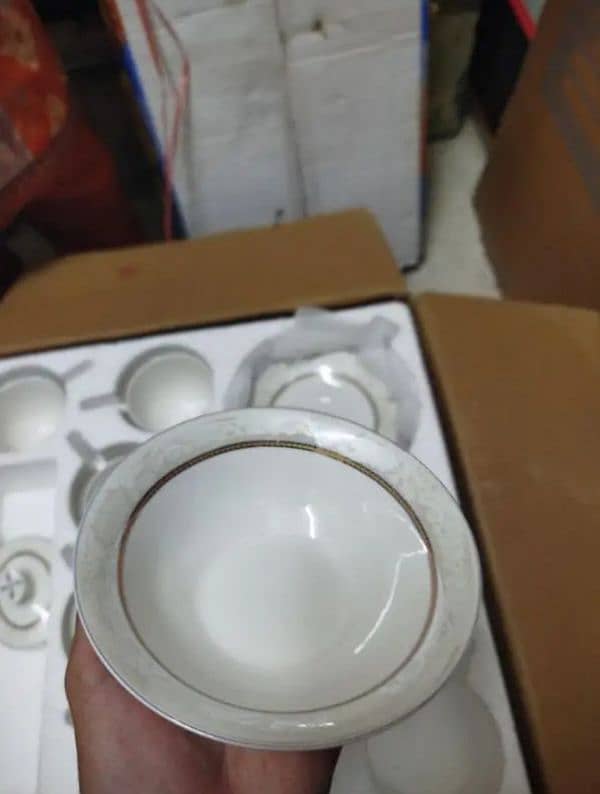 4 different dinner set brand new untouch available now for sale 2