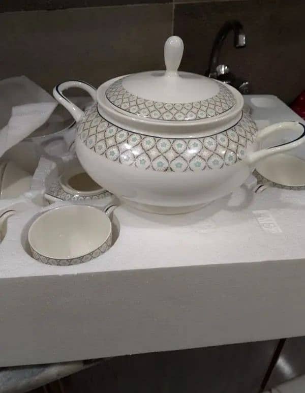 4 different dinner set brand new untouch available now for sale 16