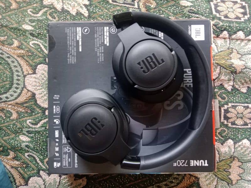 JBL TUNE 720BT 2