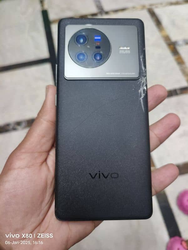 Vivo X80.  Official approved  complete box. vivo v40 1