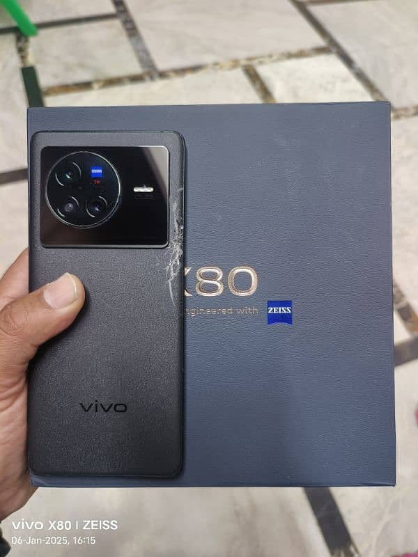 Vivo X80.  Official approved  complete box. vivo v40 2