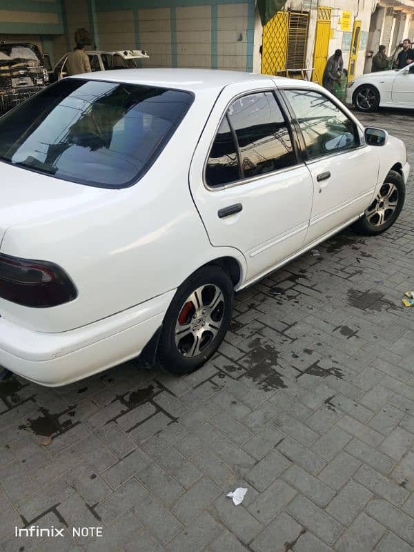 Nissan Sunny 2000 2