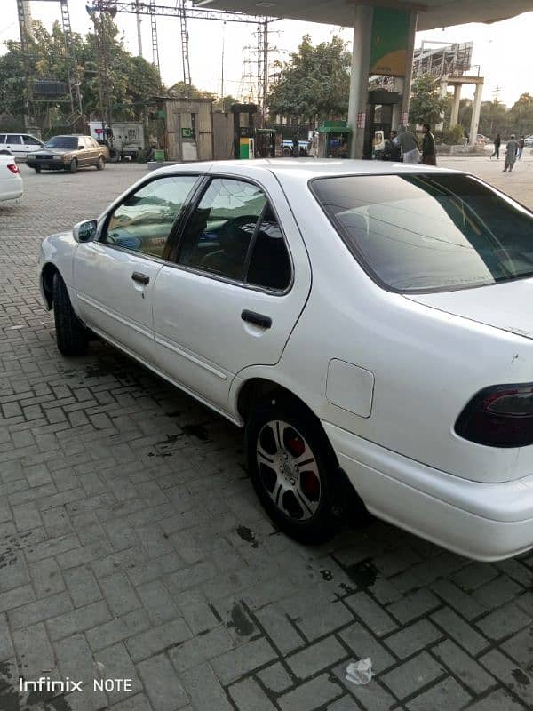 Nissan Sunny 2000 6