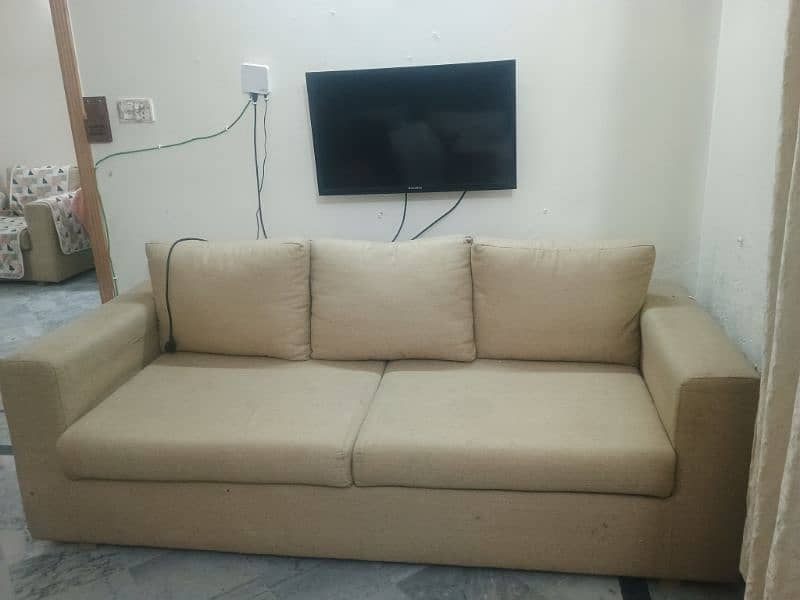 5 seater sofa for Sale in G13 very Good condition 1