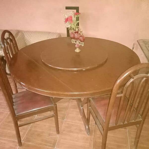 Dining table 0