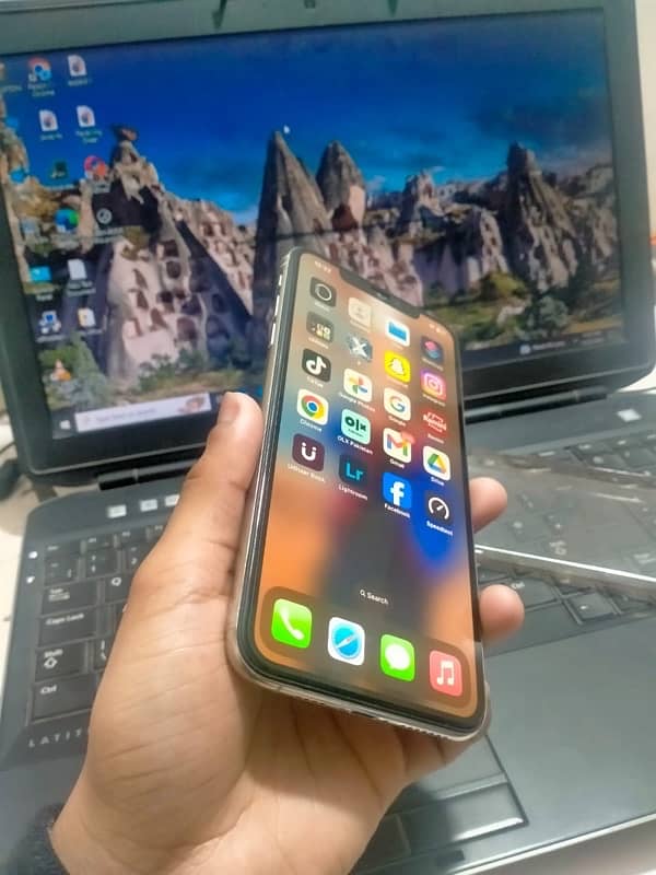 i phone xs max 10/10 al oky phone 64gb 4