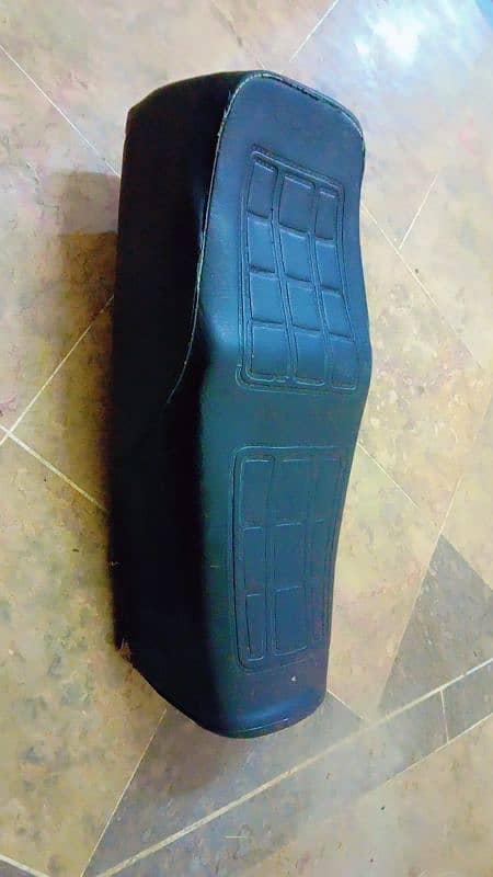 Bike Seats good condition 1