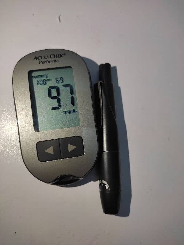 Accu-check glucometer 0