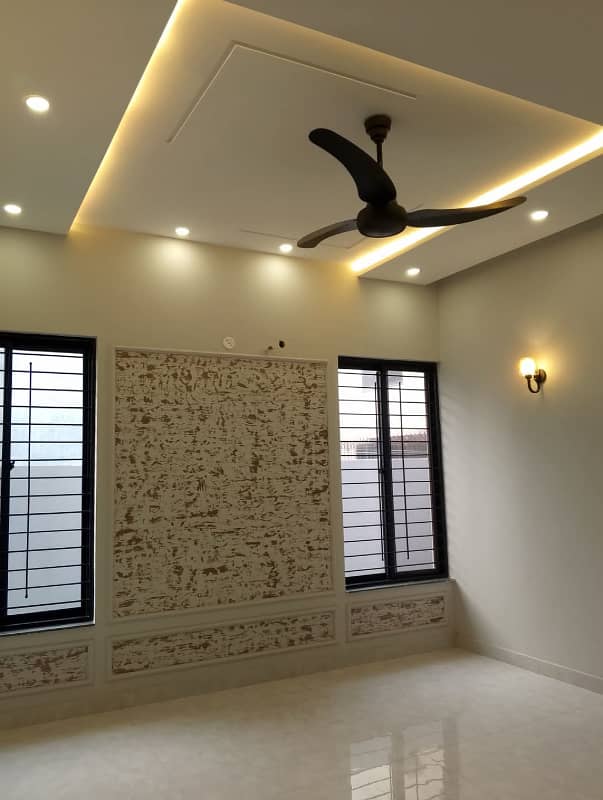 10 Marla House For Sale In Paragon City Lahore 3