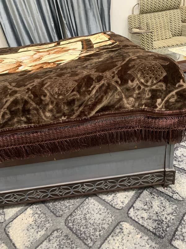 6 months used bed for sale with side tables 3