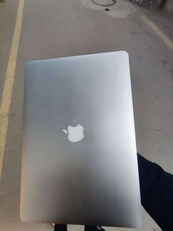 MacBook pro ( Retina' 15- Inch 'Mid 2014 9