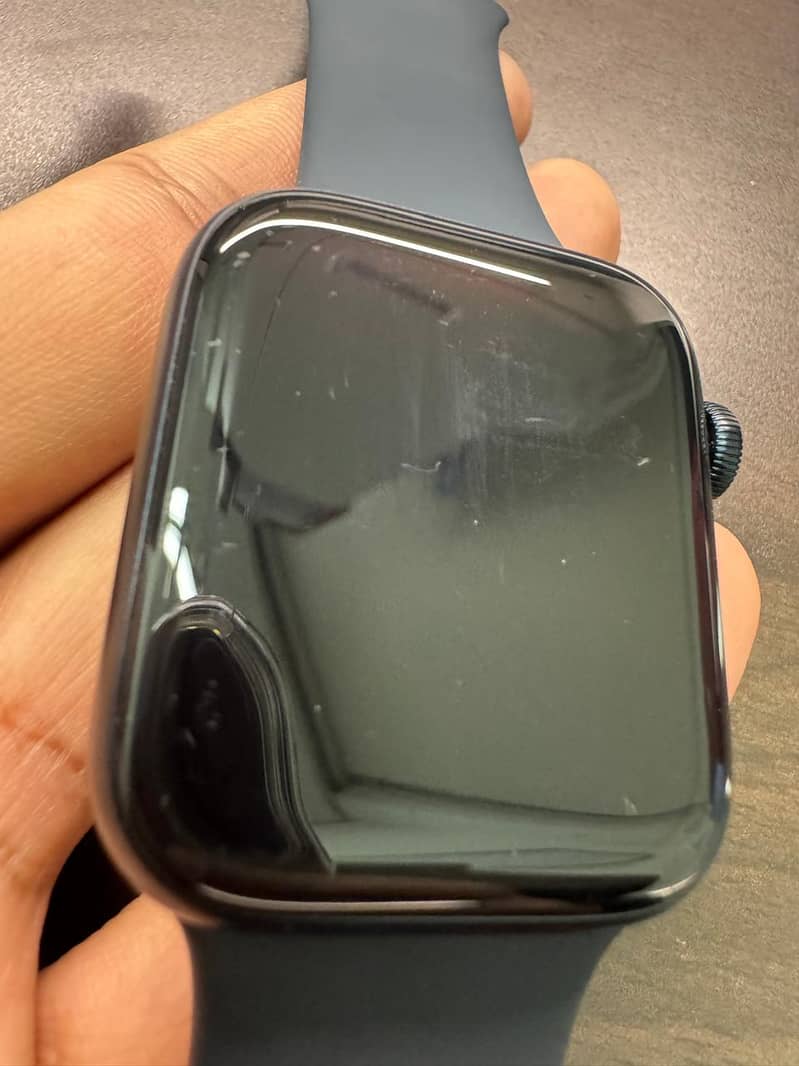 Apple Watch SE 44 mm 2nd Generation 100% battery 1