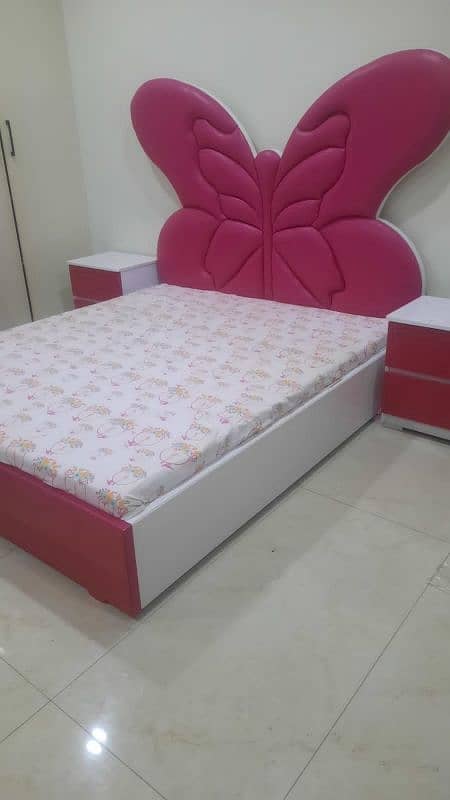 Queen size Kids bed with mattress and two side tables 3