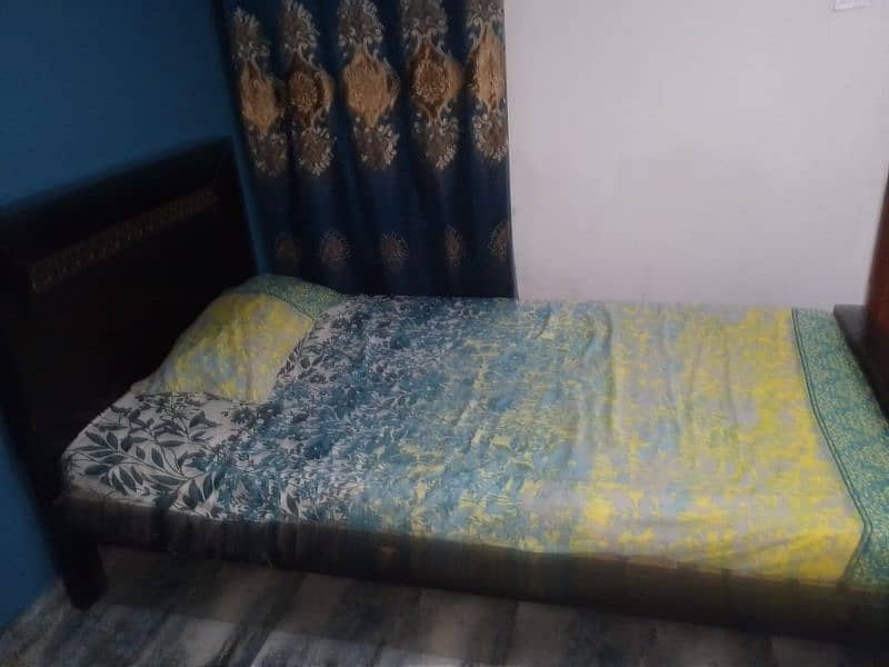 single bed with mattress 0