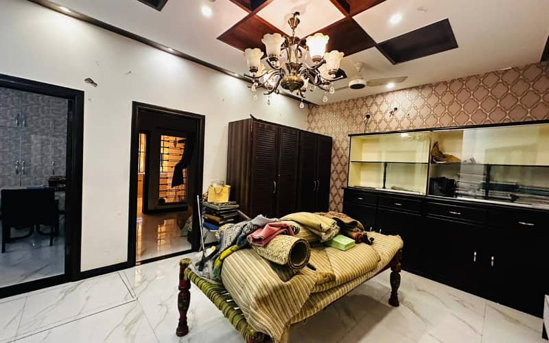 10 Marla luxury House Available For Sale In Paragon City Lahore 5