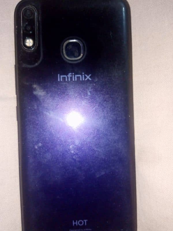 with box Infinix Hot 8 0