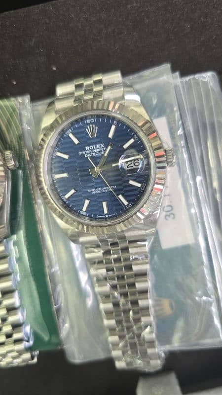 I buy ROLEX DATE JUST RADO OMEGA CARTIER CHOPARD LONGINES RAYMOND IWC 9