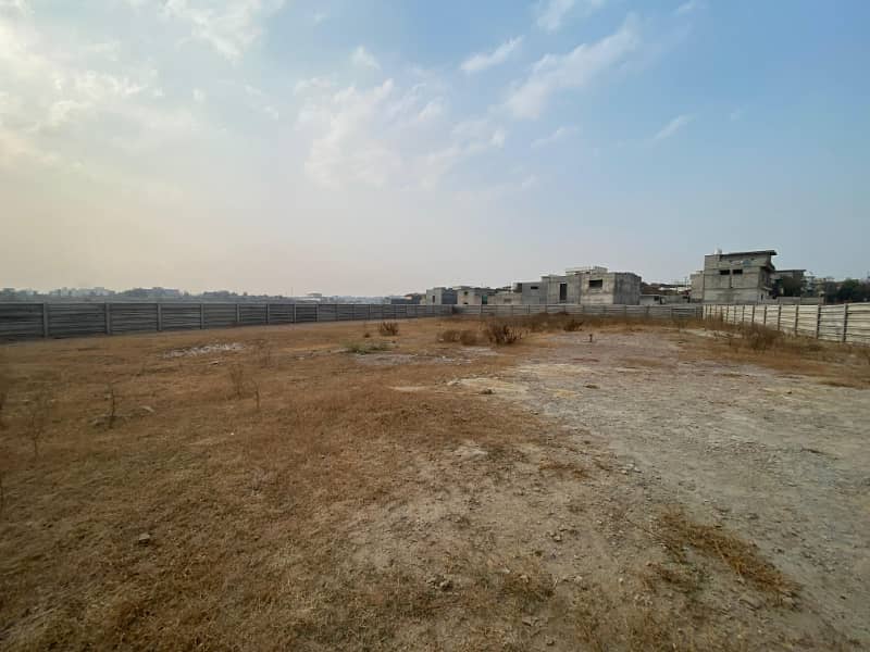 4 Kanal Plot In Gulberg Greens, Block A. Plot is at the most prime and heighted location, boundaries are done aswell. 4