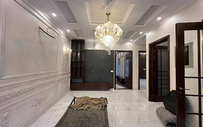 10 Marla luxury House Available For Sale In Paragon City Lahore 2