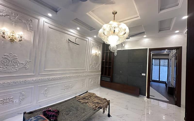 10 Marla luxury House Available For Sale In Paragon City Lahore 3