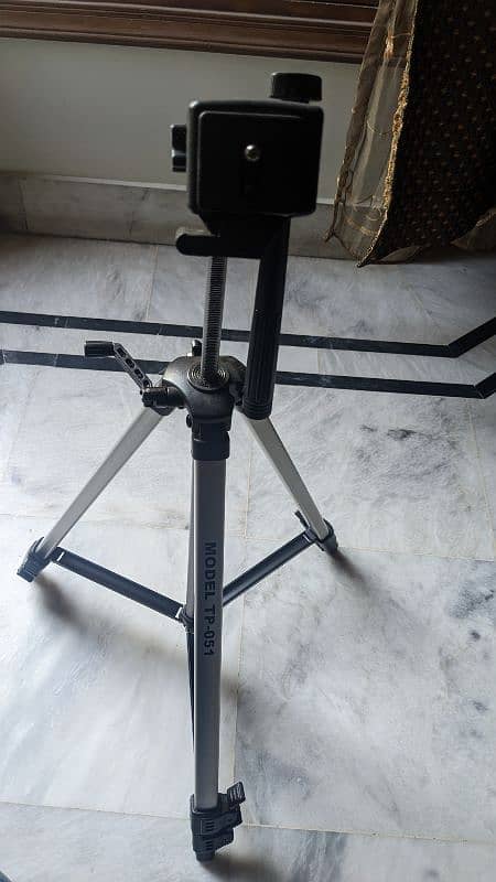 HIGH QUALITY KING TRIPOD 0