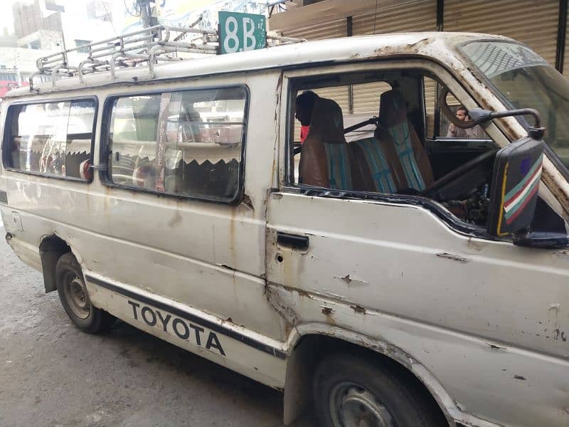 Toyota Hiace Van 2