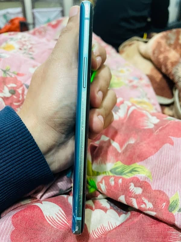 oneplus 8t single line in screen and back damage 3