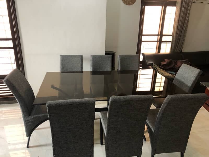 8 seater Dining table for sale 3