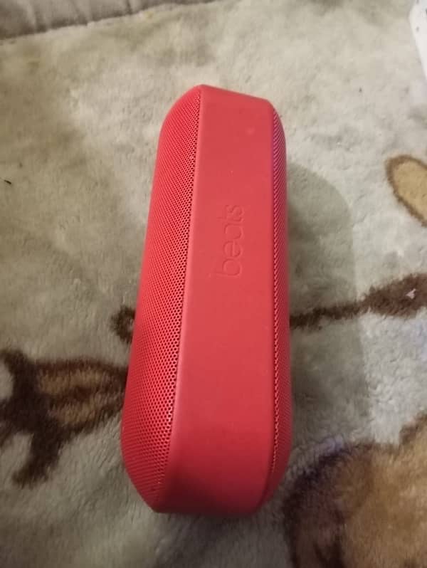 Beat pill +  Bluetooth Speaker 1