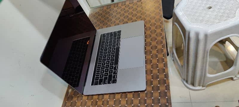 Apple Macbook Pro A2141 with 32gb ram 1