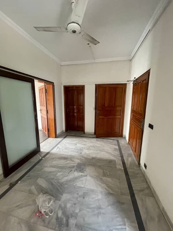 1 kanal Independent Corporate Office Available For Rent At Gulberg 3 6