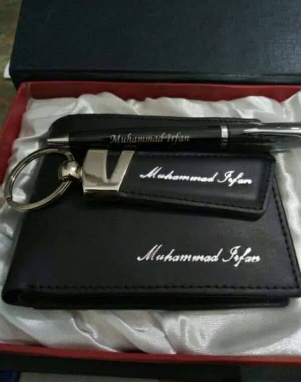 customize name on wallets, key chains, or pens 4