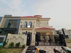 10 Marla Spanish House Available for sale in Paragon City