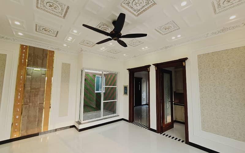 10 Marla Spanish House Available for sale in Paragon City 17