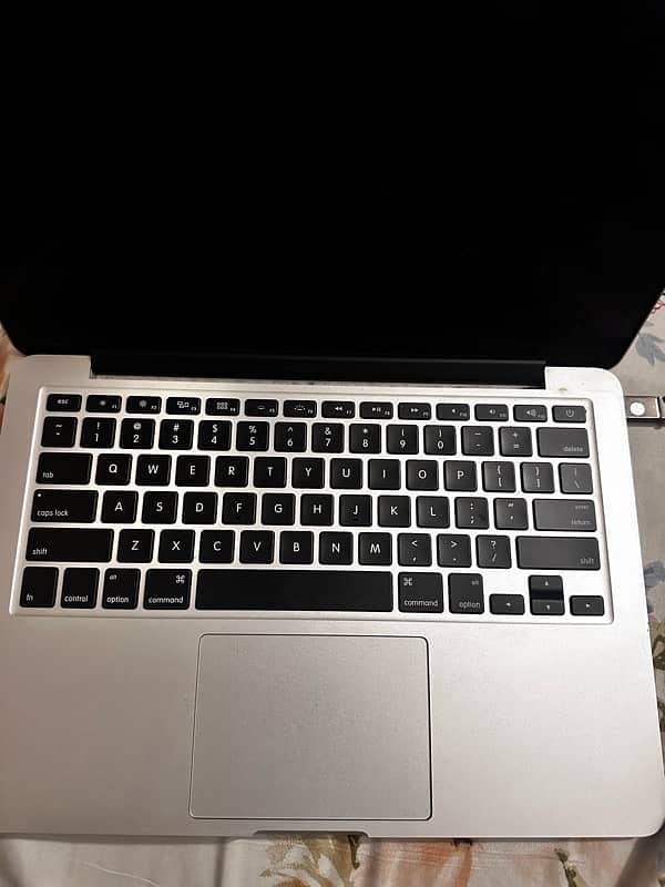 want to sale my Apply Macbook pro 2