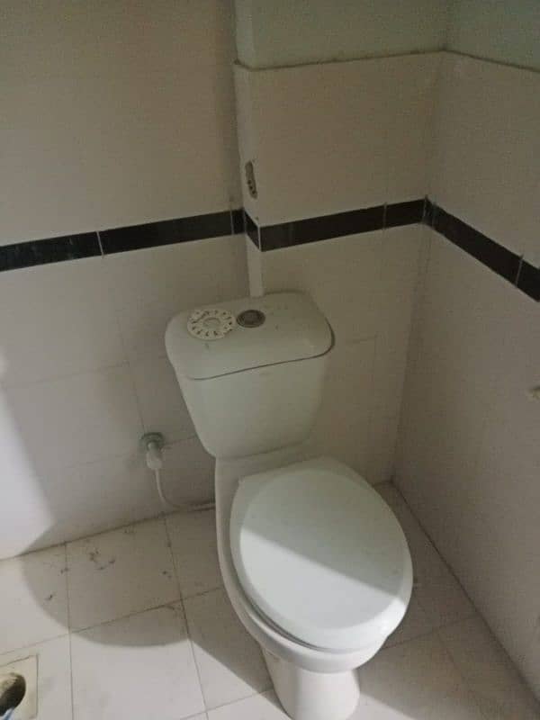 toilet 0