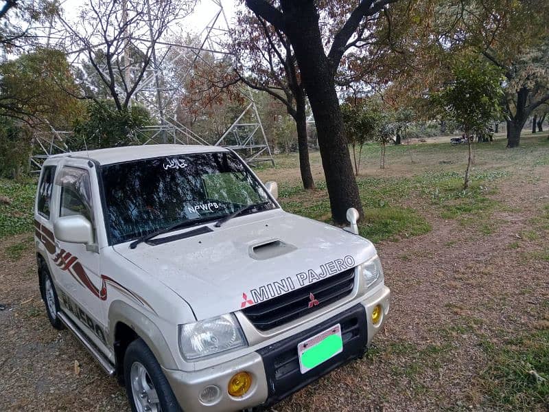 Mitsubishi mini pajero in amazing condition 660cc  turbo manual 4/4 1