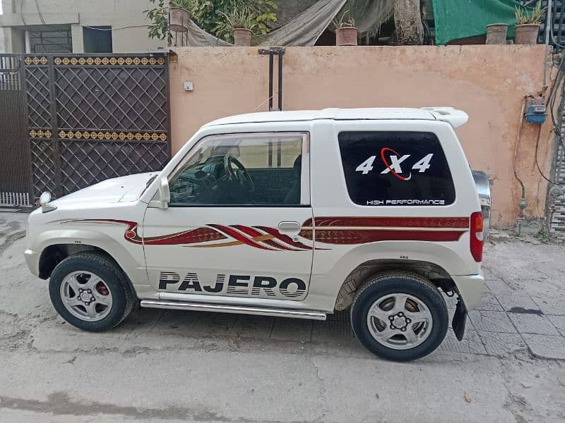 Mitsubishi mini pajero in amazing condition 660cc  turbo manual 4/4 8