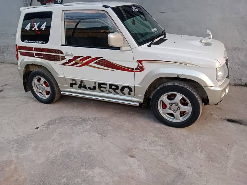 Mitsubishi mini pajero in amazing condition 660cc  turbo manual 4/4 16