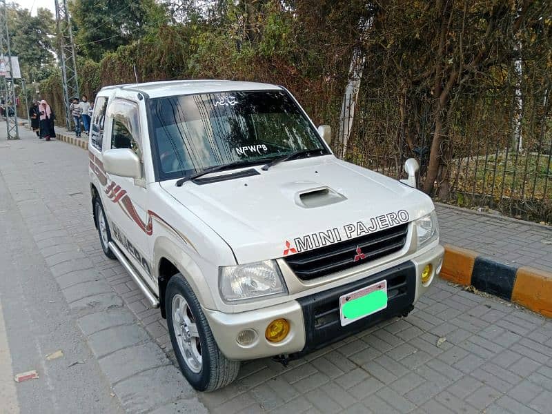 Mitsubishi mini pajero in amazing condition 660cc  turbo manual 4/4 17