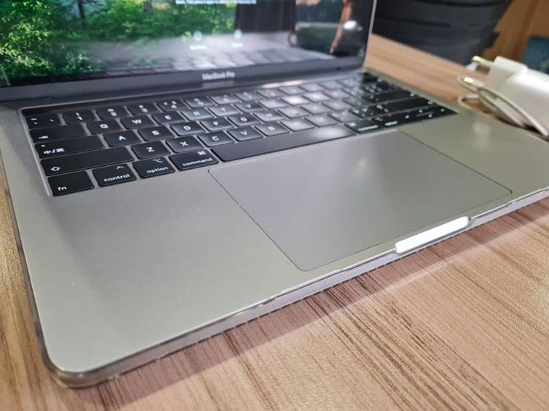 MacBook Pro 13-inch (2019) | Excellent Condition | Original Acces. 7