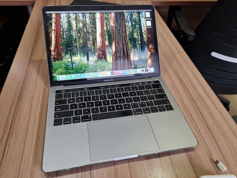 MacBook Pro 13-inch (2019) | Excellent Condition | Original Acces. 16