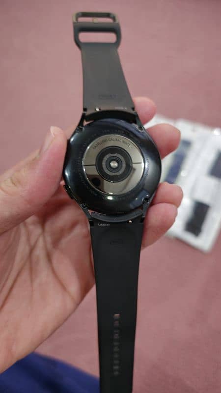 galaxy watch 4 (44mm) with orignal box and charger 5